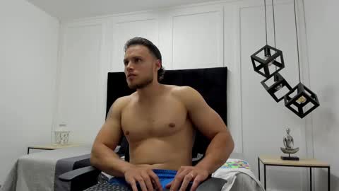 Adrein Roche online show from March 12, 2:20 am