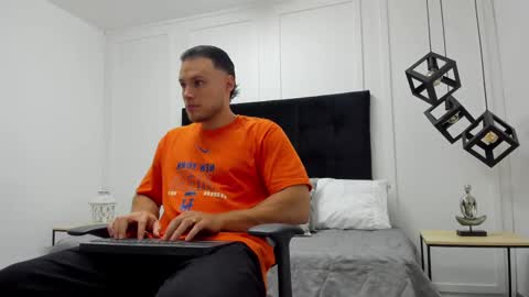 Adrein Roche online show from February 27, 11:15 pm