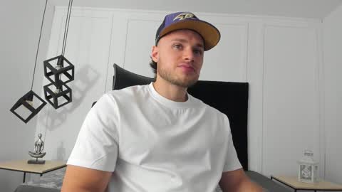 Adrein Roche online show from September 28, 11:14 pm