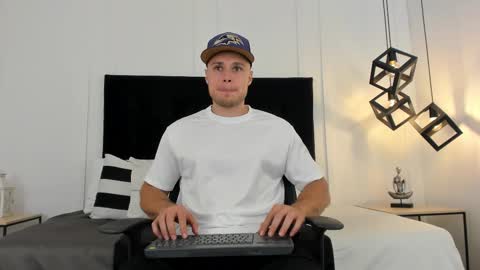 Adrein Roche online show from February 11, 11:22 pm