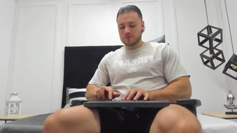 Adrein Roche online show from September 17, 12:58 am