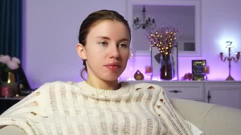 Aelia online show from October 13, 4:25 am