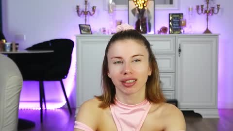 Aelia online show from October 27, 5:18 am