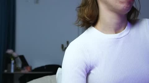 Aelia online show from September 29, 3:38 am