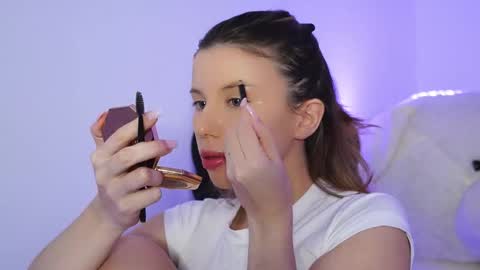 Aelia online show from February 23, 6:32 pm