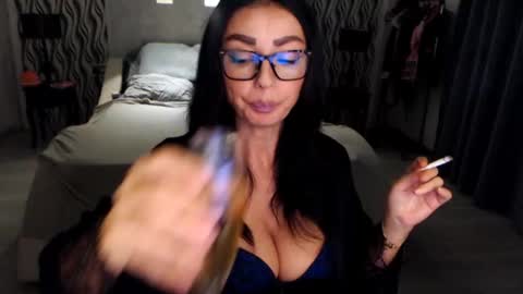 Afro online show from December 14, 2:45 pm