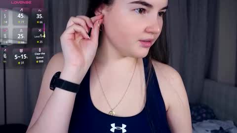 Lana  1800 - 0330 UTC   Mia 0700- 1630 UTC online show from November 25, 6:45 am