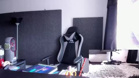 Agata Collinss online show from April 3, 8:16 pm