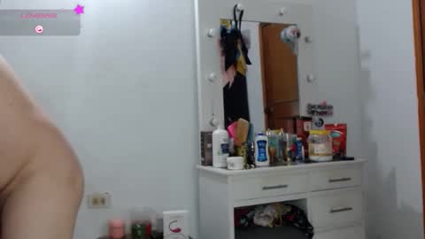 independent model online show from October 6, 4:41 am