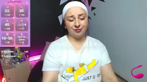 A G A T A T H O M P S O N online show from September 27, 8:06 pm