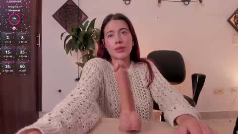 Snapshot of agatha_vixen chatting on February 21, 3:21 pm Agatha vixen online show from February 21, 3:21 pm