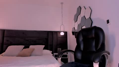 Agatha online show from April 16, 9:39 pm