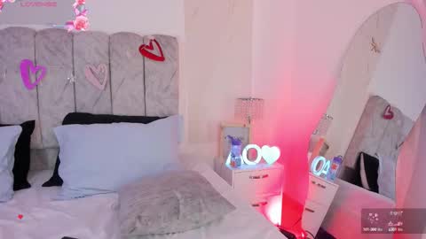 Agatha Owens online show from September 27, 2:31 am