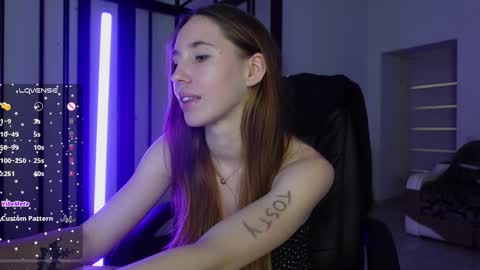 Agelina Lilly Laura online show from February 15, 7:06 pm