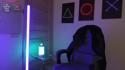 Agelina Lilly Laura online show from October 4, 11:02 pm