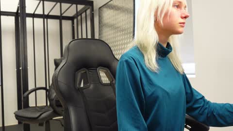 Agelina Lilly Laura online show from October 7, 1:07 pm