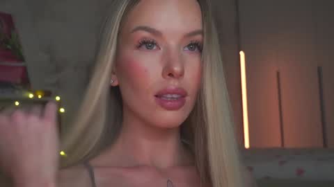 May online show from October 9, 6:46 pm