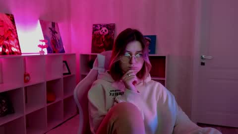 Agnes online show from September 30, 8:03 am