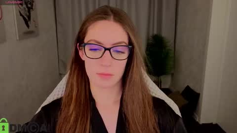 agnes wells online show from November 25, 9:19 am