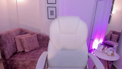 Snapshot of aida_adams chatting on September 12, 7:38 pm AIDA ADAMS online show from September 12, 7:38 pm