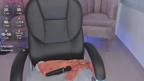 AIDA ADAMS online show from October 8, 7:53 pm