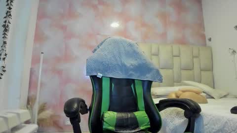 karoline  online show from November 23, 5:44 pm