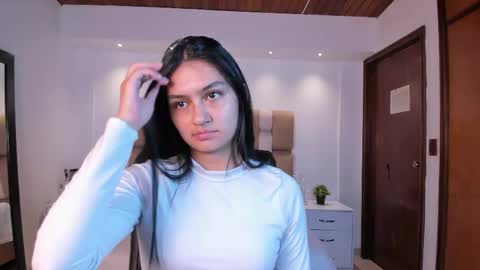 aidajoness online show from October 10, 1:17 pm