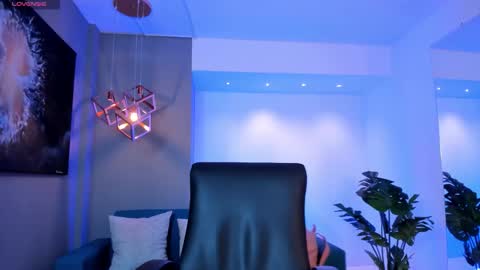 aidajoness online show from December 2, 11:30 am