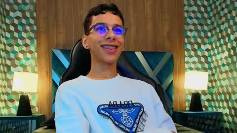 aiden_royce online show from September 25, 3:57 am