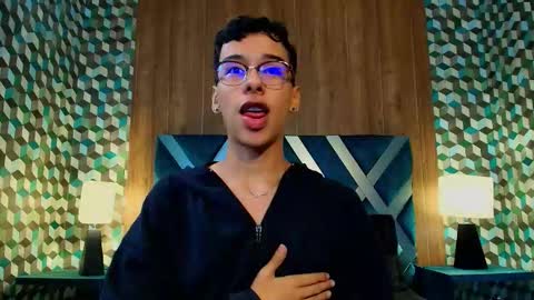 Snapshot of aiden_royce chatting on September 20, 3:31 am aiden_royce online show from September 20, 3:31 am