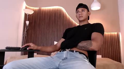 Aiden online show from September 30, 1:21 pm