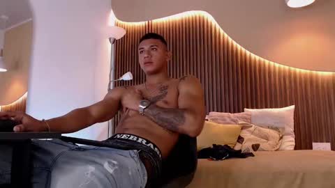 Aiden online show from October 12, 2:20 pm