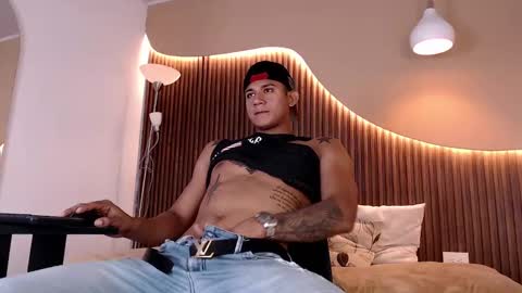 Aiden online show from October 5, 2:02 pm