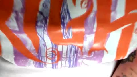 Catalina online show from November 22, 3:32 pm