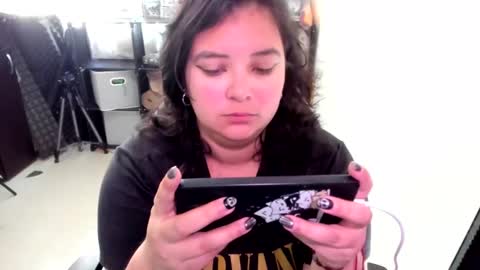 Catalina online show from December 1, 2:04 pm