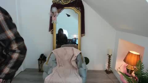 Aileen online show from October 11, 3:48 pm