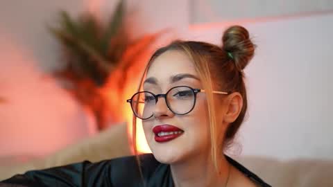  Aileen  online show from October 26, 7:57 pm