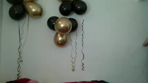 J  online show from April 15, 6:44 pm