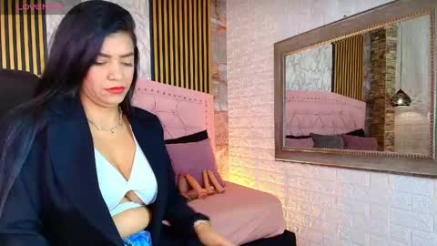aisha__cambell online show from May 10, 11:38 am