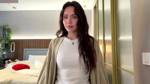 Aisha online show from April 19, 5:30 am