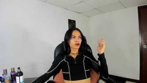 aisha_hotts777 online show from November 30, 6:20 am