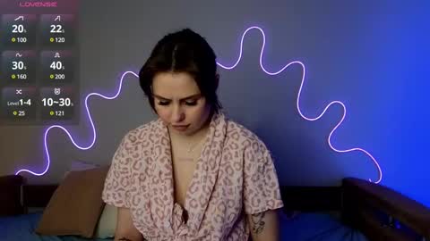 Aisha online show from March 4, 2:32 pm