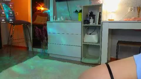 Aisha online show from July 13, 5:27 pm