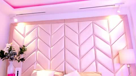 AishaValcazar online show from April 14, 3:43 am