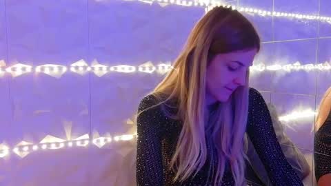 Aisha online show from September 26, 5:15 am