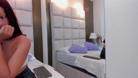 Aithana online show from November 1, 4:44 am