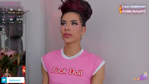 Queen Dumont   online show from December 6, 12:07 am