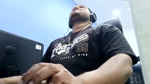 Snapshot of aj_cooper90_ chatting on February 8, 7:15 am Esteban online show from February 8, 7:15 am