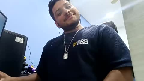 Snapshot of aj_cooper90_ chatting on December 27, 9:06 am Esteban online show from December 27, 9:06 am