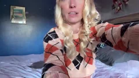 AJ online show from December 1, 7:56 pm